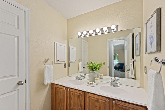 1870 Paradise Ridge DR, Round Rock, TX 78665