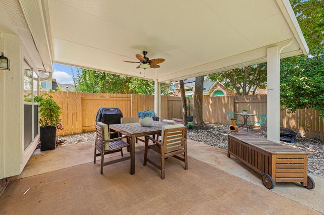 1870 Paradise Ridge DR, Round Rock, TX 78665