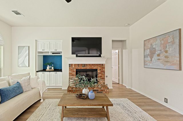 1870 Paradise Ridge DR, Round Rock, TX 78665