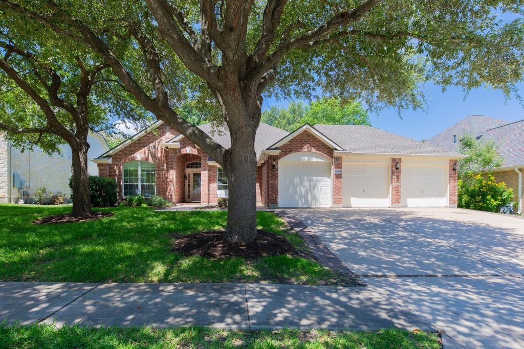 1870 Paradise Ridge DR, Round Rock, TX 78665