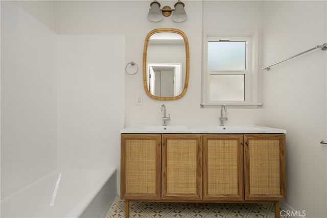 7137 Olive Ave, Long Beach, CA 90805