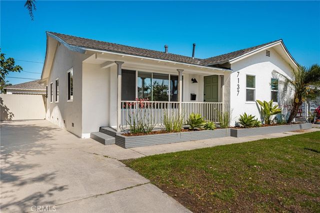7137 Olive Ave, Long Beach, CA 90805