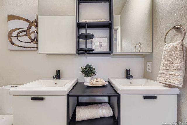 9322 Valley Ridge, San Antonio, TX 78250