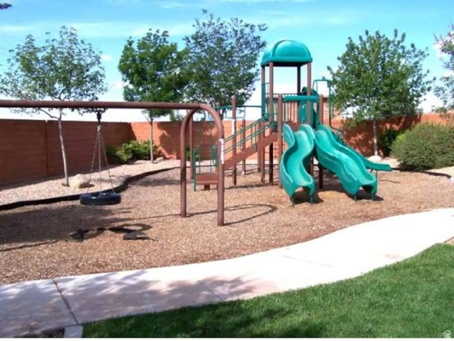 4285 E RAZOR RIDGE DR, Washington, UT 84780