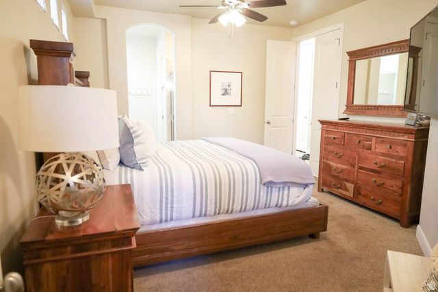 4285 E RAZOR RIDGE DR, Washington, UT 84780