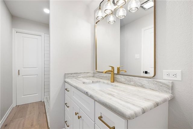 1109 Adeline St, Sinton, TX 78387