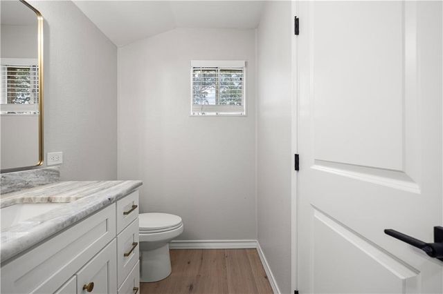 1109 Adeline St, Sinton, TX 78387