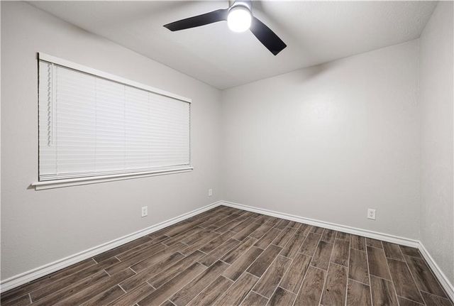 1109 Adeline St, Sinton, TX 78387