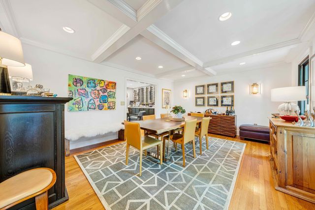 301 Coventry LN, Roanoke, VA 24014