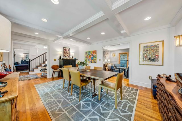 301 Coventry LN, Roanoke, VA 24014