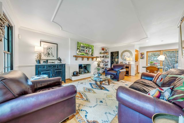 301 Coventry LN, Roanoke, VA 24014