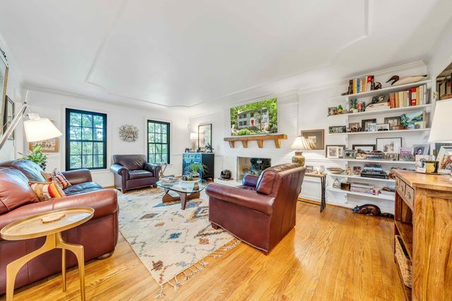 301 Coventry LN, Roanoke, VA 24014