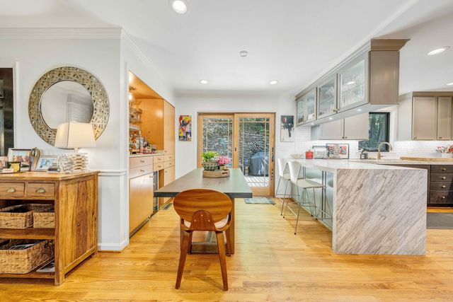 301 Coventry LN, Roanoke, VA 24014