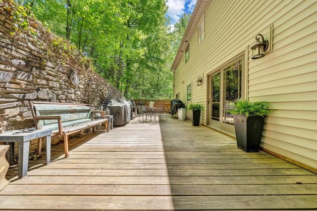 301 Coventry LN, Roanoke, VA 24014