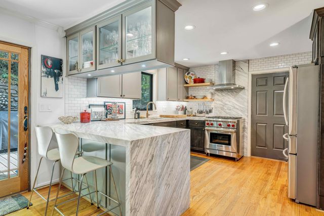 301 Coventry LN, Roanoke, VA 24014