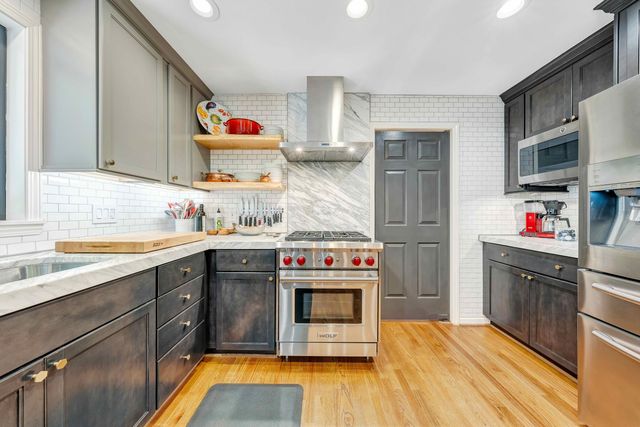 301 Coventry LN, Roanoke, VA 24014