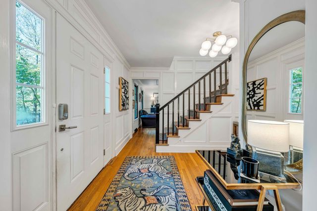 301 Coventry LN, Roanoke, VA 24014