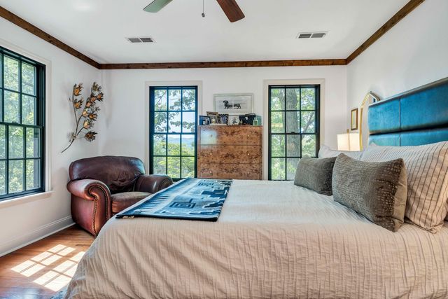 301 Coventry LN, Roanoke, VA 24014