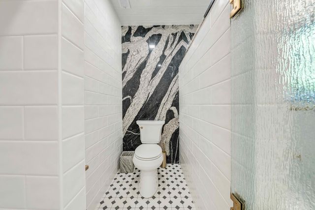 301 Coventry LN, Roanoke, VA 24014