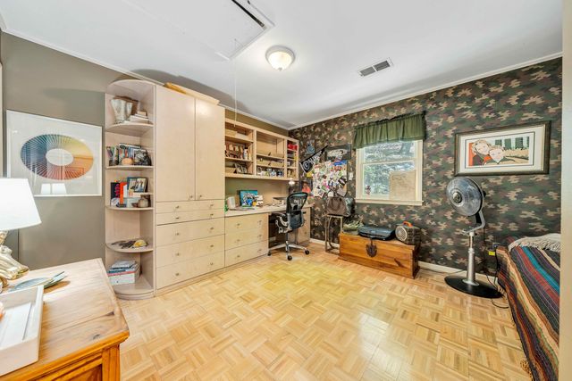 301 Coventry LN, Roanoke, VA 24014