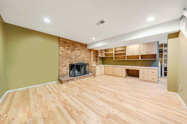 301 Coventry LN, Roanoke, VA 24014