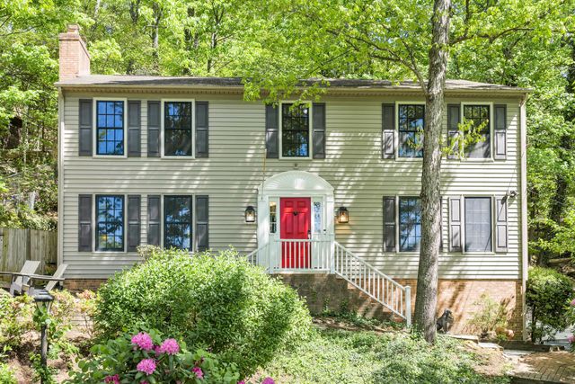 301 Coventry LN, Roanoke, VA 24014