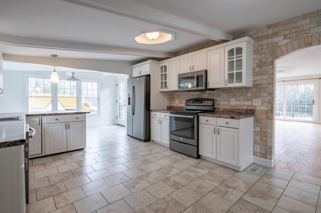 94 Lakeshore Drive, Northwood, NH 03261