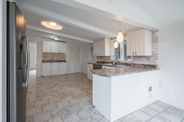 94 Lakeshore Drive, Northwood, NH 03261