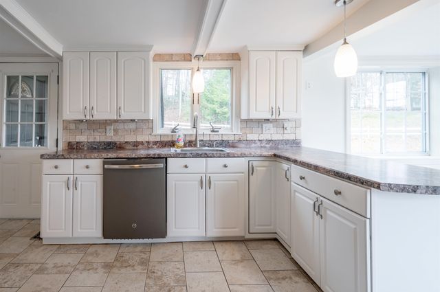 94 Lakeshore Drive, Northwood, NH 03261