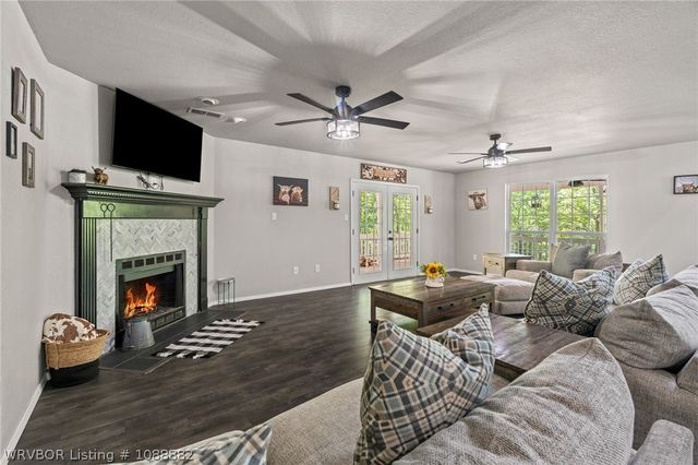 1136 Stonebridge Drive, Greenwood, AR 72936