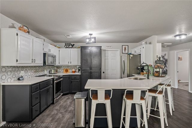 1136 Stonebridge Drive, Greenwood, AR 72936