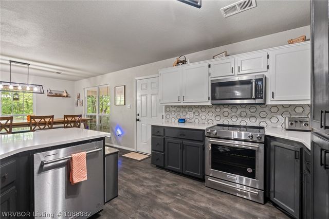 1136 Stonebridge Drive, Greenwood, AR 72936