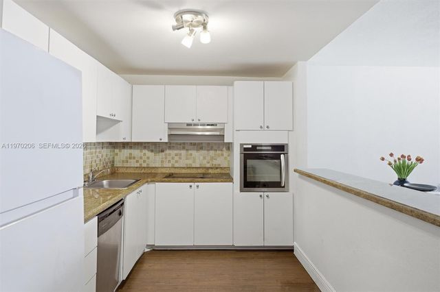 19390 Collins Ave 120, Sunny Isles Beach, FL 33160