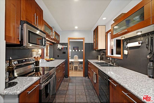 13522 Delano Street, Van Nuys, CA 91401