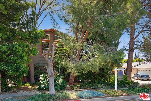 13522 Delano Street, Van Nuys, CA 91401