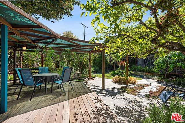 13522 Delano Street, Van Nuys, CA 91401