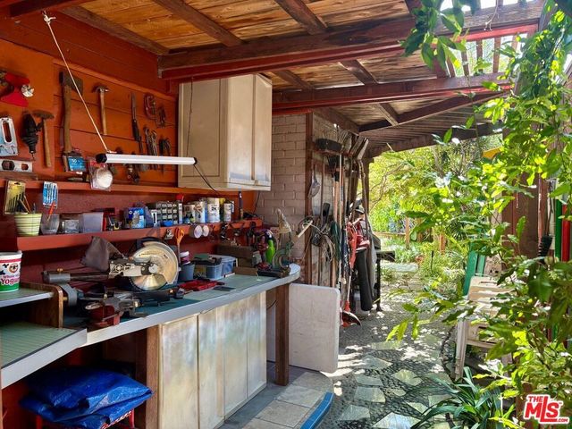 13522 Delano Street, Van Nuys, CA 91401