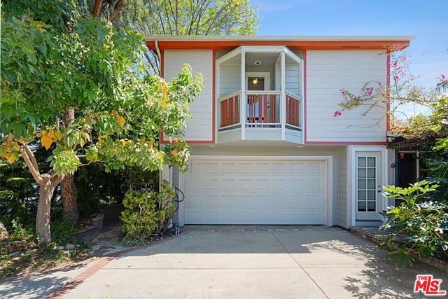 13522 Delano Street, Van Nuys, CA 91401