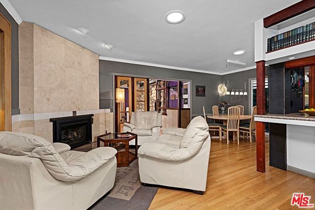 13522 Delano Street, Van Nuys, CA 91401