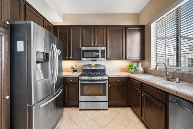 2894 Player Ln, Tustin, CA 92782