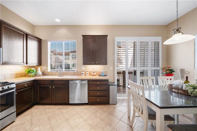 2894 Player Ln, Tustin, CA 92782