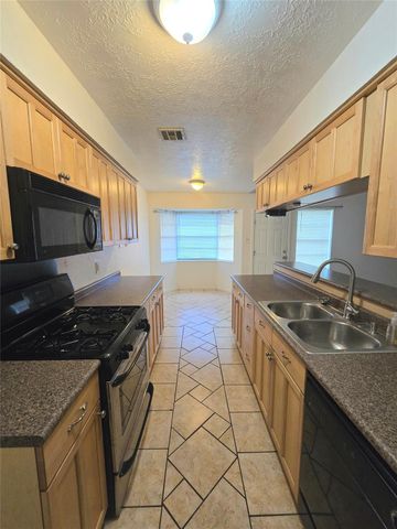 401 Strey Court, Deer Park, TX 77536