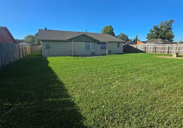 401 Strey Court, Deer Park, TX 77536