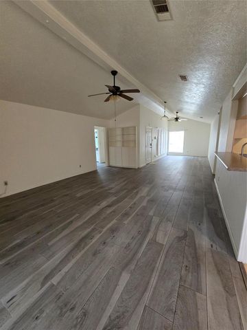 401 Strey Court, Deer Park, TX 77536