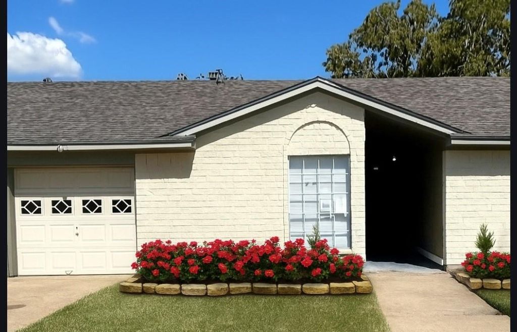 401 Strey Court, Deer Park, TX 77536