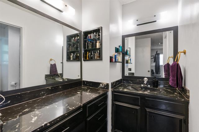 5806 Whitebrook DR, Austin, TX 78724