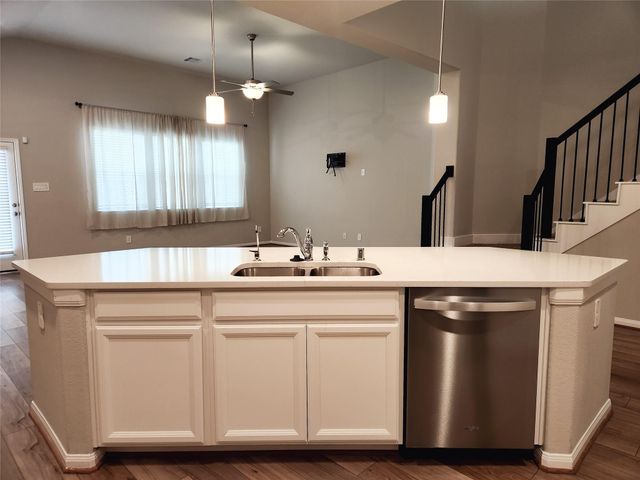 10714 Cliffs View Dr Drive, Rosharon, TX 77583