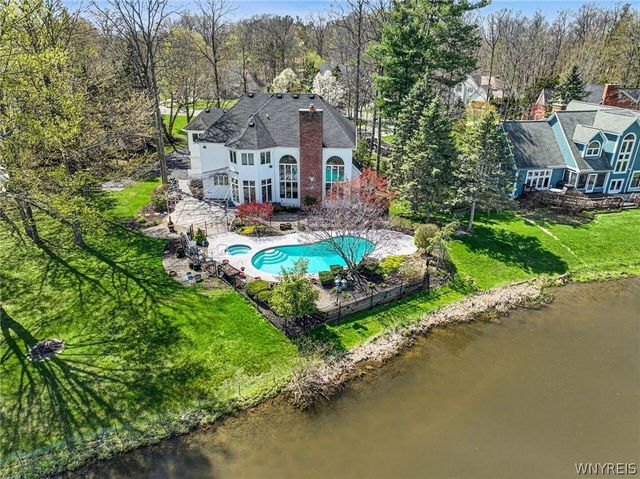 36 Lakeridge Drive, Orchard Park, NY 14127