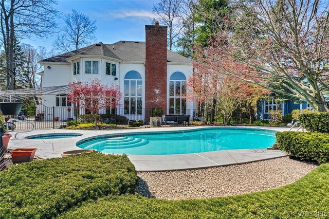 36 Lakeridge Drive, Orchard Park, NY 14127