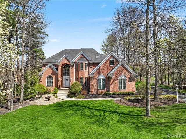 36 Lakeridge Drive, Orchard Park, NY 14127